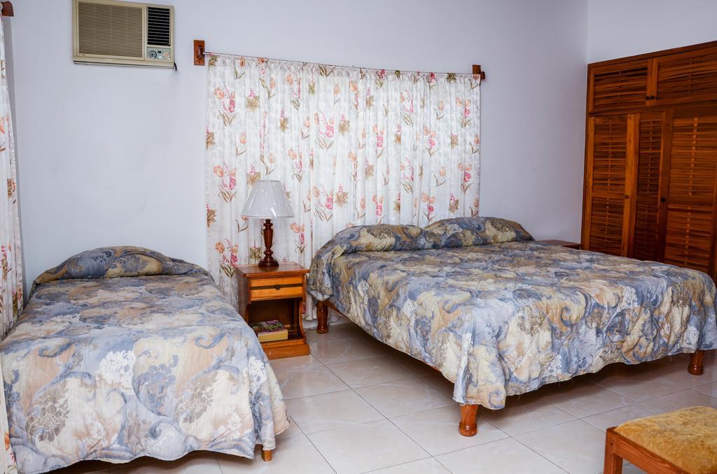 נגריל Vanvilla Guest House חדר תמונה